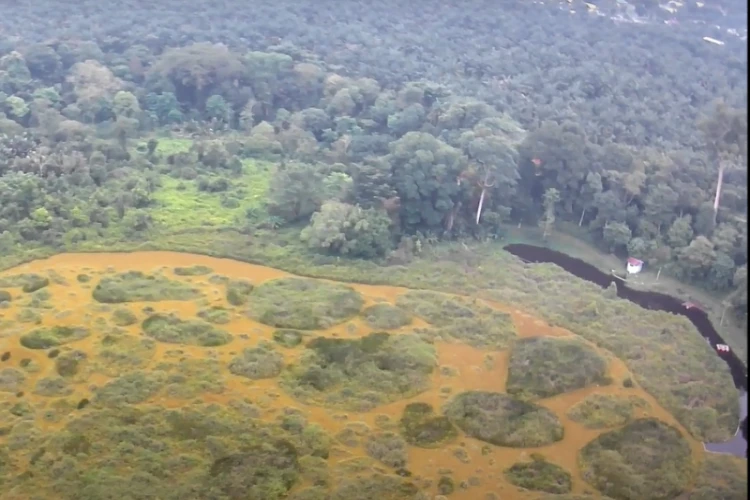 Ket Foto: Danau Laut Tador