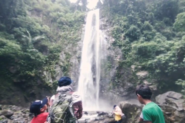 Ket Foto: Air Terjun Hulia Ilohuuwa dengan Keindahan Alam yang Memikat