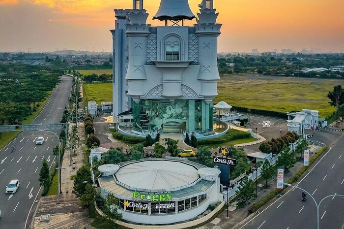 <p>Ket Foto: Pesona Floating Castle Froggy Educatography Tangerang (Foto/Instagram/@alivikry)</p>
