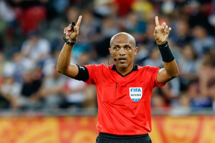 Foto wasit asal Oman bernama Ahmed Al Kaf yang memimpin pertandingan antara Indonesia kontra Bahrain