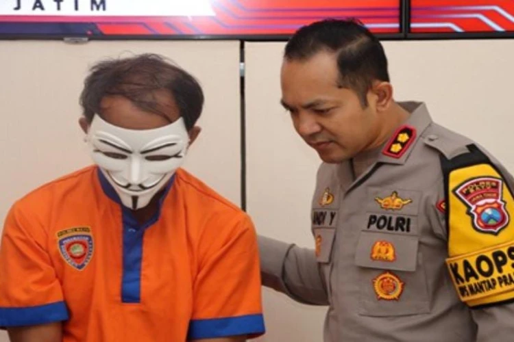Penembakan tukang bakso di Kota Batu berhasil diungkap polisi dengan cepat, menangkap pelaku kurang dari 7 jam.