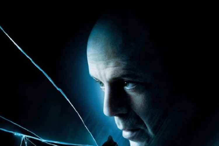 Ket Foto: Sinopsis Film Unbreakable (Foto/Pinterest @asr)