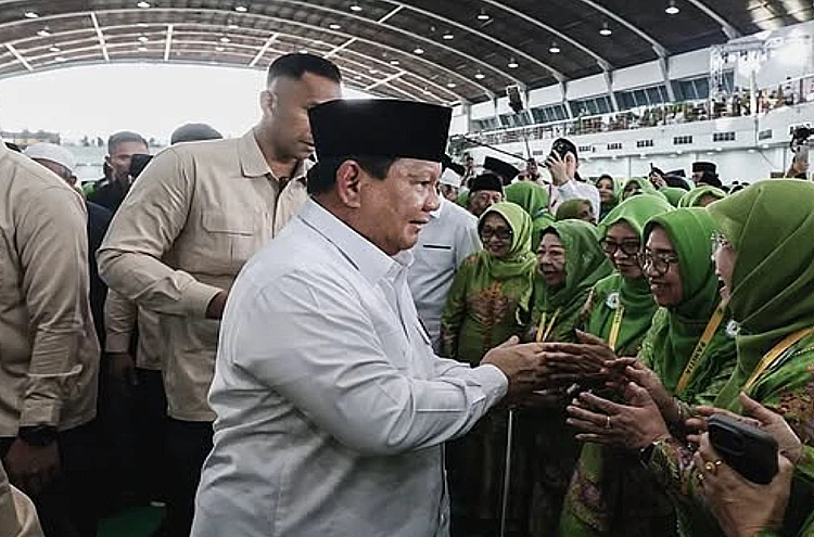 Potret Presiden RI, Prabowo Subianto yang baru-baru ini singgung raja kecil yang lawan perintah