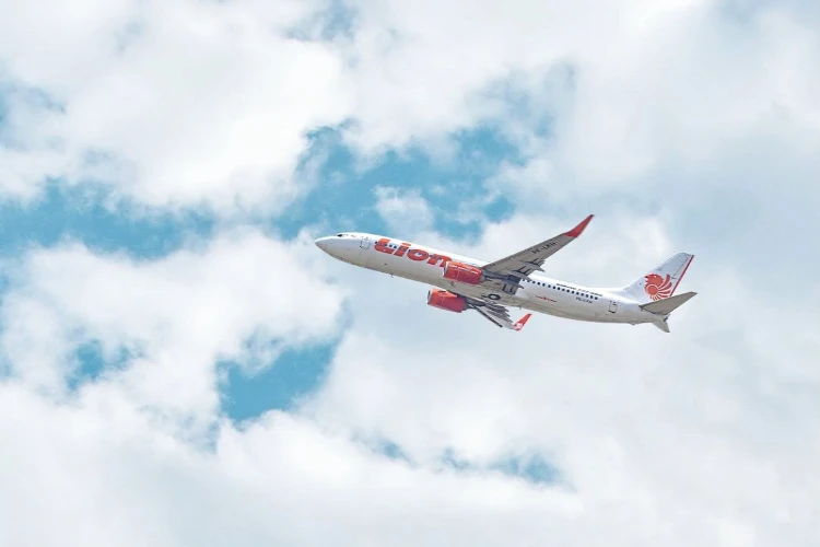 Ket. Foto: Pesawat Lion Air Tujuan Jeddah Dilaporkan Harus Terbang Mengelilingi Langit Binjai