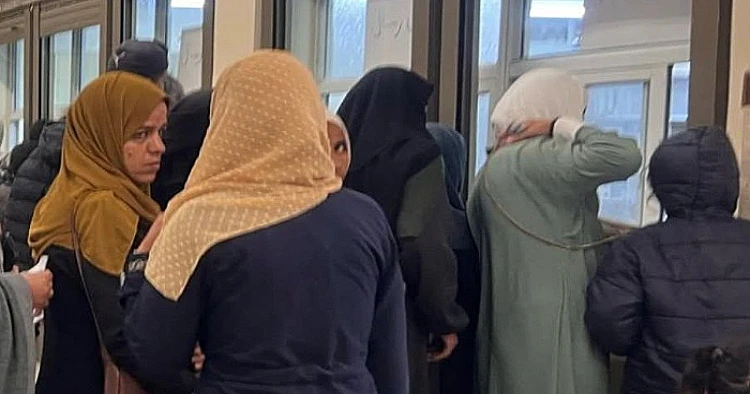 Ket. Foto: Penjajah Israel Menutup Pintu Masuk Utama Desa al-Lubban al-Sharqiya