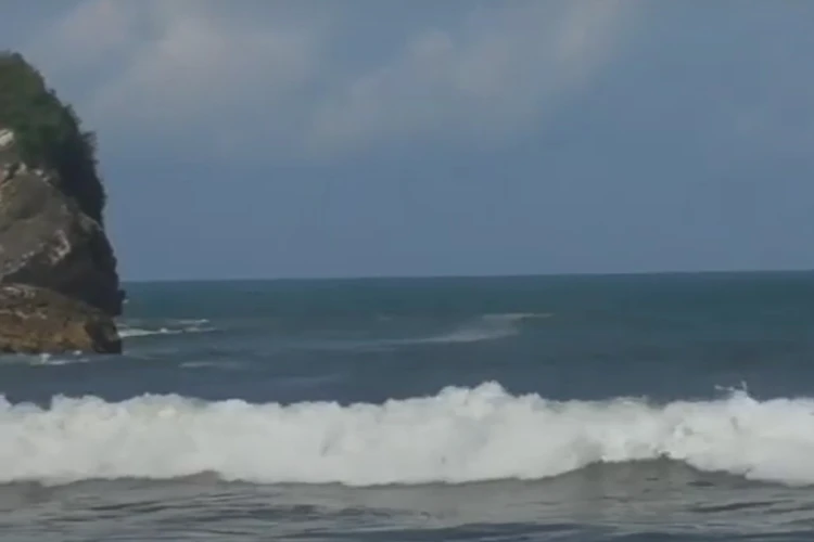 Ket Foto: Pantai Puger yang Terletak di Jember