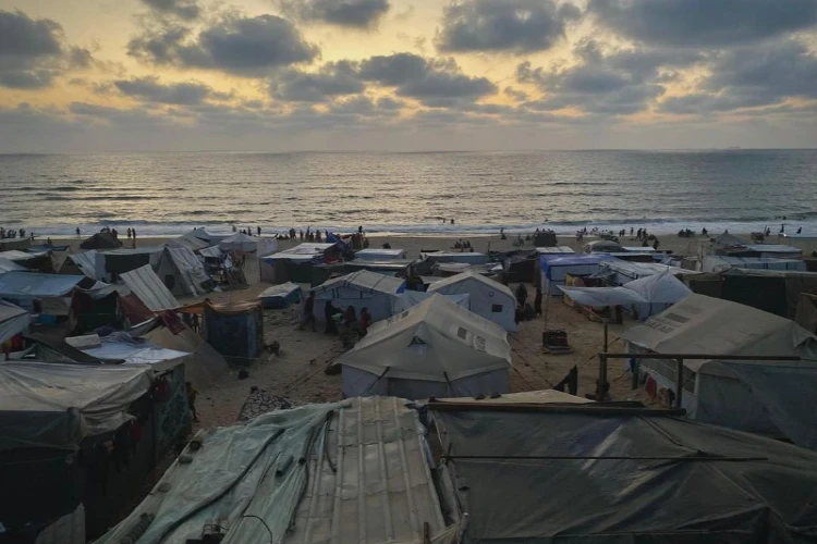 Ket. Foto: Halaman Masjid Ibrahimi di Hebron, Tepi Barat, Disegel Pasukan Penjajah Israel