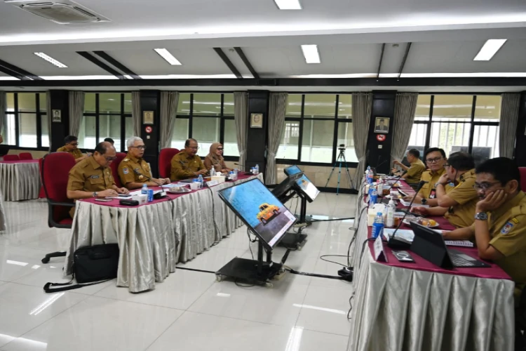 Ket. Foto: Kepala BKSDN Mengevaluasi Kinerja Pj Gubernur selama 3 Bulan