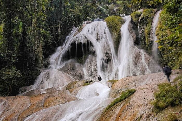 <p>Ket Foto: Pesona Curug Bibijilan Sukabumi (Foto/Instagram/@_kopites_man)</p>
