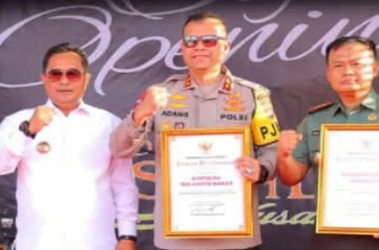 Ket. Foto: PJ Gubernur Sulawesi Barat Memberikan Ketahanan Pangan kepada Kodim Mamuju