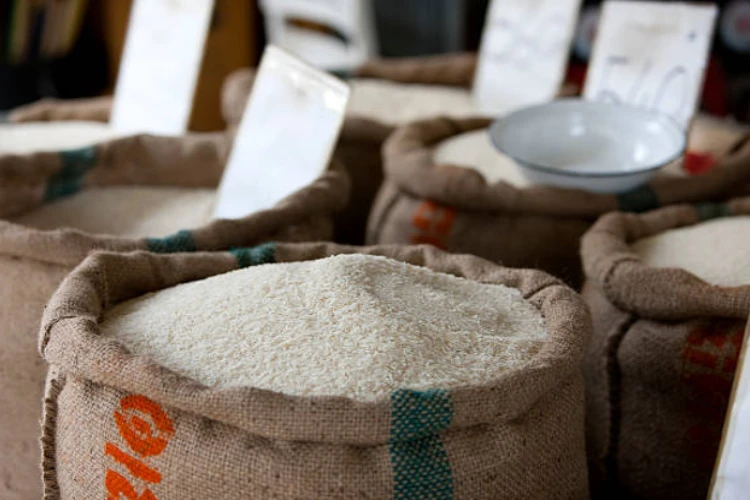 Ket. Foto: Bulog Menyatakan Harga Beras di Indonesia Timur Lebih Stabil Dibandingkan dengan Daerah yang Menjadi Sentra Produksi