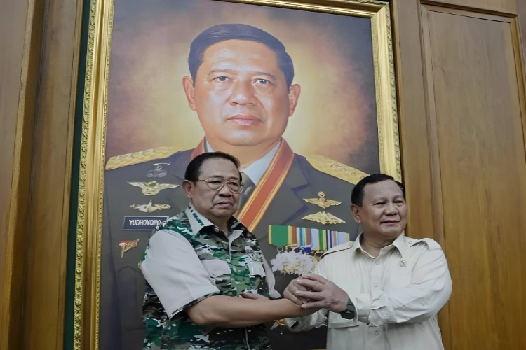 Ket. Foto: Prabowo Subianto Mengunjungi SBY di Puri Cikeas Bogor