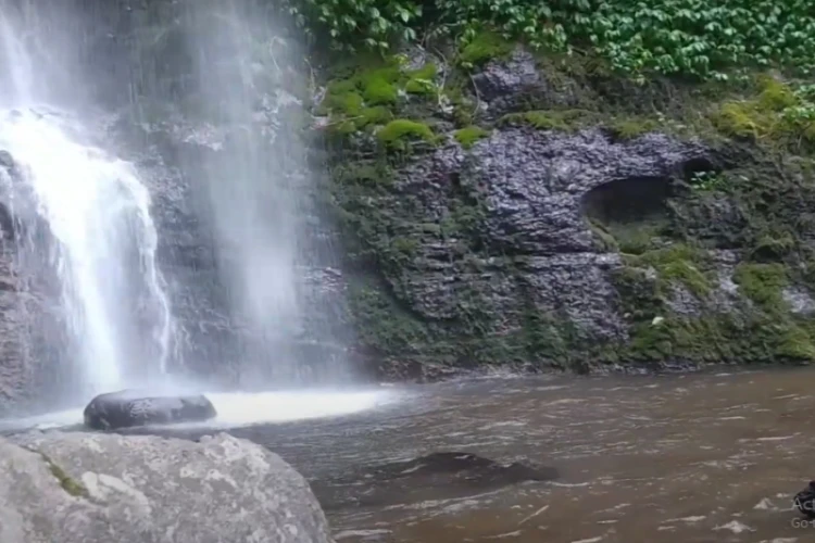 Ket Foto: Air Terjun Grenjengan di Mojokerto
