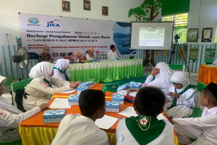 Ket. Foto: Upaya untuk Mendorong Perubahan Perilaku Masyarakat dalam Penyelamatan Danau Limboto Terus Diupayakan Fordas Provinsi Gorontalo