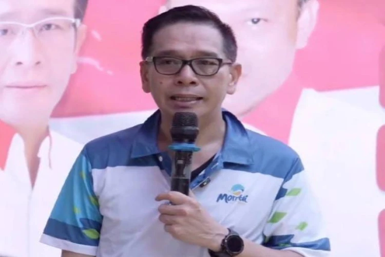 Dugaan sabotase dalam kebakaran kapal Benny Laos ramai diperbincangkan, namun penyebab sebenarnya masih dalam penyelidikan.