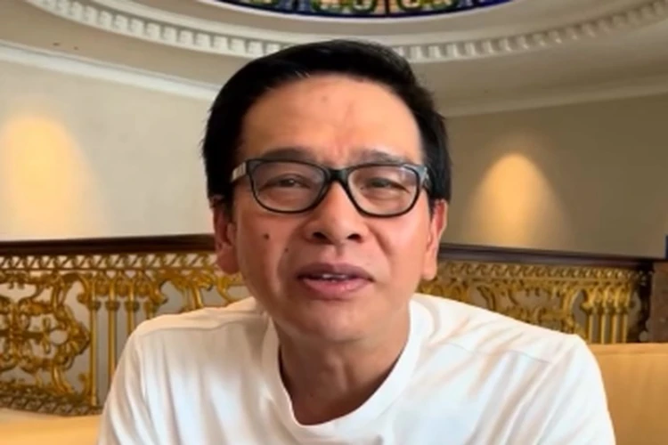 Benny Laos dikabarkan meninggal dunia dalam kecelakaan tragis di Pulau Taliabu, ini sosoknya.