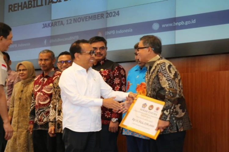 Ket. Foto: Pemerintah Provinsi Sulbar Membangun Tanggul dan 2 Jembatan di Desa Tapandullu