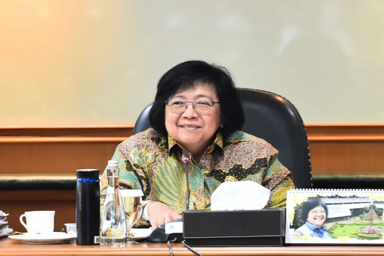 Ket. Foto: Menteri LHK Menyatakan Berbagai Keberhasilan yang Dicapai dalam Aktivitas Pengendalian Iklim Tidak Terlepasa dari Peran Serta Masyarakat (Foto/X/@SitiNurbayaLHK)