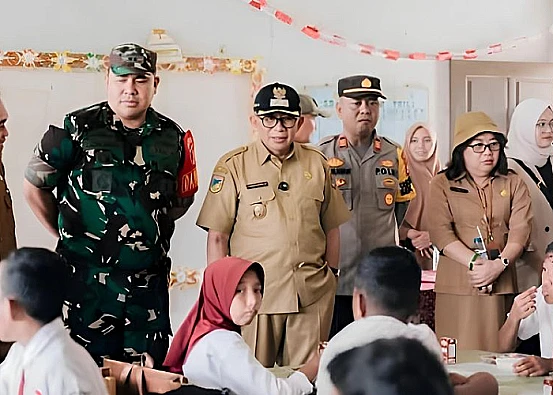 Ket. Foto: Wabup Banggai Menyampaikan Program Makan Bergizi Gratis Merupakan Langkah Strategis untuk Memerangi Stunting dan Gizi Buruk