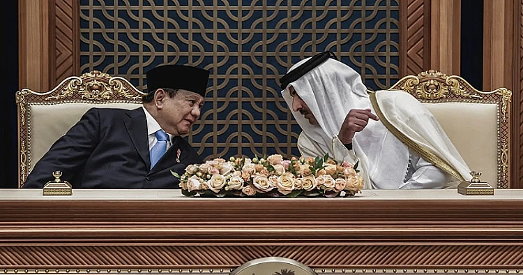 Potret Presiden Indonesia, Prabowo Subianto ketika melakukan kunjungan ke Doha Qatar