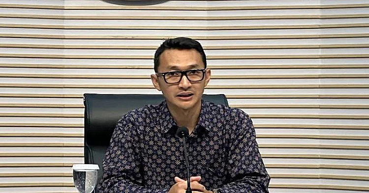 Potret jubir KPK Budi Prasetyo ketika memberikan keterangan