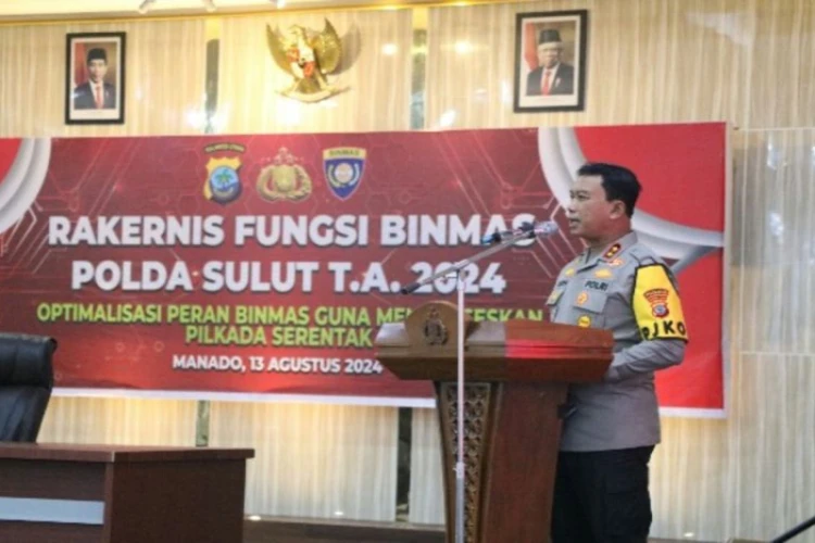 Ket. Foto: Kapolda Sulut Mengingatkan Tugas Polri Sebagai Pelindung, Pengayom dan Pelayan Masyarakat yang Sejati