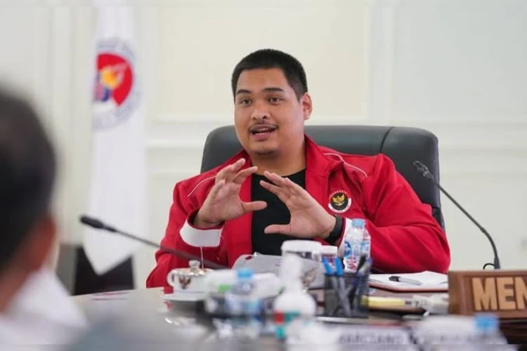 Menpora Dito Ariotedjo menjelaskan isu penyelewengan dana PON XXI 2024 yang viral, menekankan gambaran menyeluruh dari pelaksanaan acara.