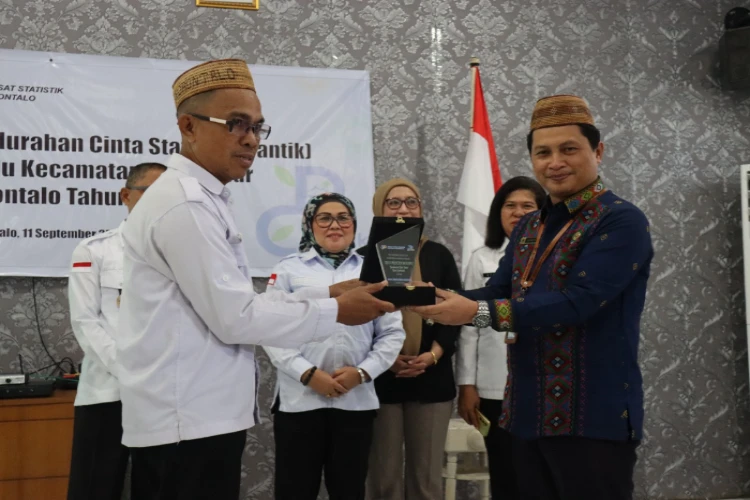 Ket. Foto: BPS Kota Gorontalo Memilih Kelurahan Moodu, Kecamatan Kota Timur, Sebagai Kelurahan Cantik
