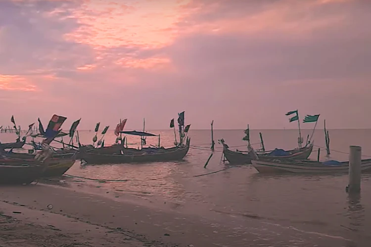 Ket Foto: Pantai Bogak yang Terletak di Sumatera Utara