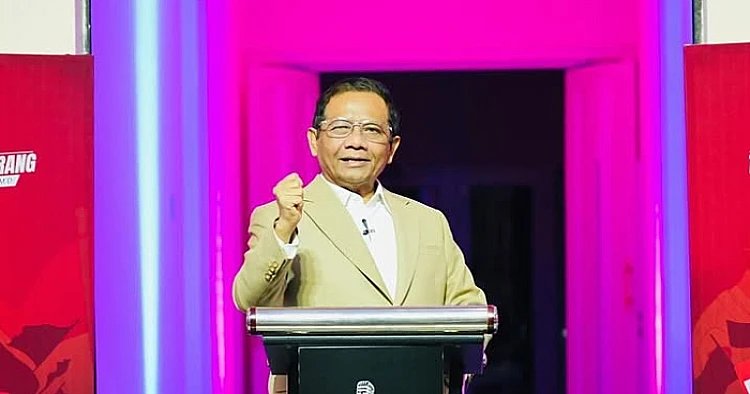 Potret mantan Menko Polhukam RI, Mahfud MD yang baru-baru ini menyoroti rencana Prabowo bangun penjara koruptor