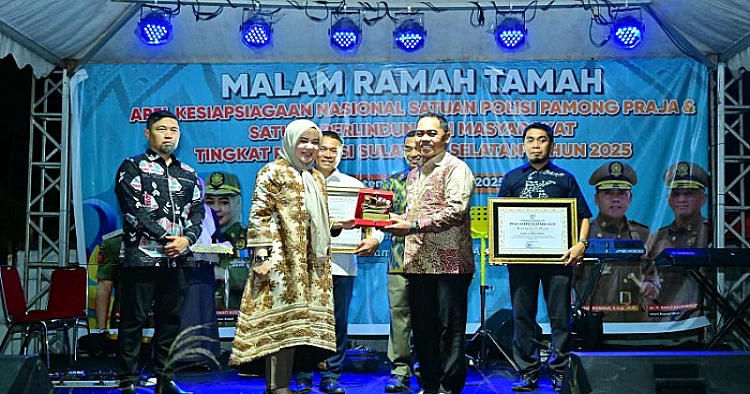 Ket. Foto: Wagub Sulsel Menekankan Pentingnya Peran Satpol PP sebagai Garda Paling Depan Menjaga Ketertiban Masyarakat