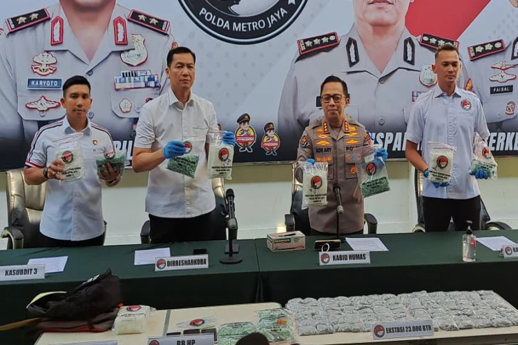 Polda Metro Jaya menggelar perkara pengungkapan peredaran narkoba yang ditemukan di Cilincing, Jakarta Utara.