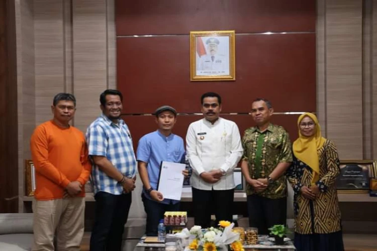 Ket. Foto: Pj Bupati Pinrang, H. Ahmadi Akil, Menerima 3 Audiensi Secara Terpisah