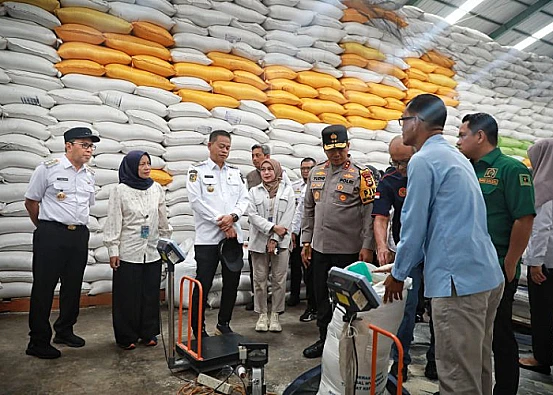 Ket. Foto: Stok Beras Sulsel untuk 1 Tahun ke Depan Dipastikan Aman