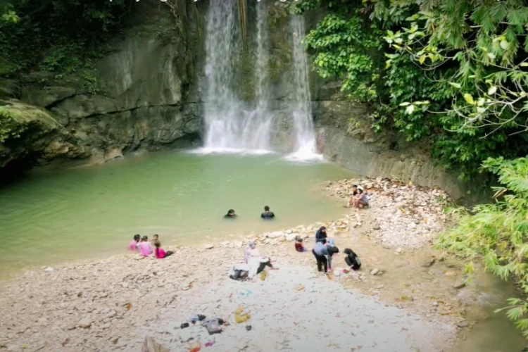 Ket Foto: Air Terjun Putra Jaya
