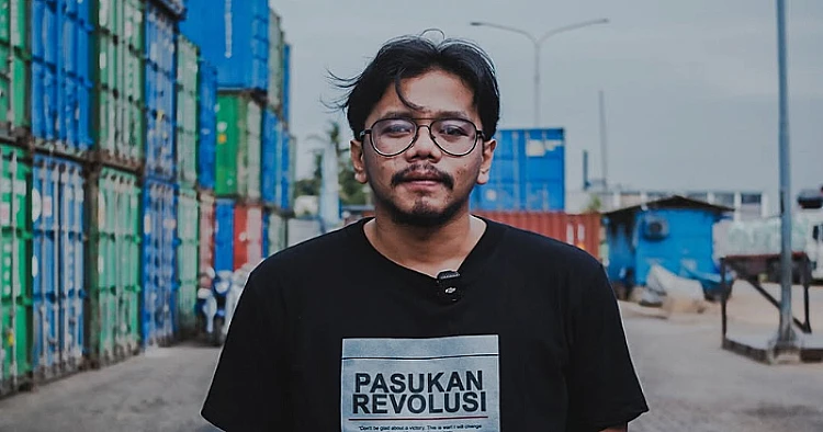 Potret konten kreator, Ferry Irwandi yang baru-baru ini turut menyoroti RUU TNI