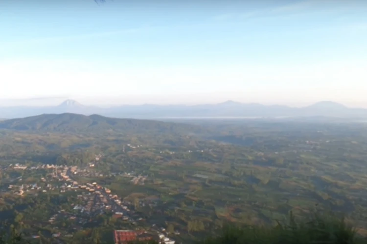 Ket Foto: Bukit Sipiso-piso