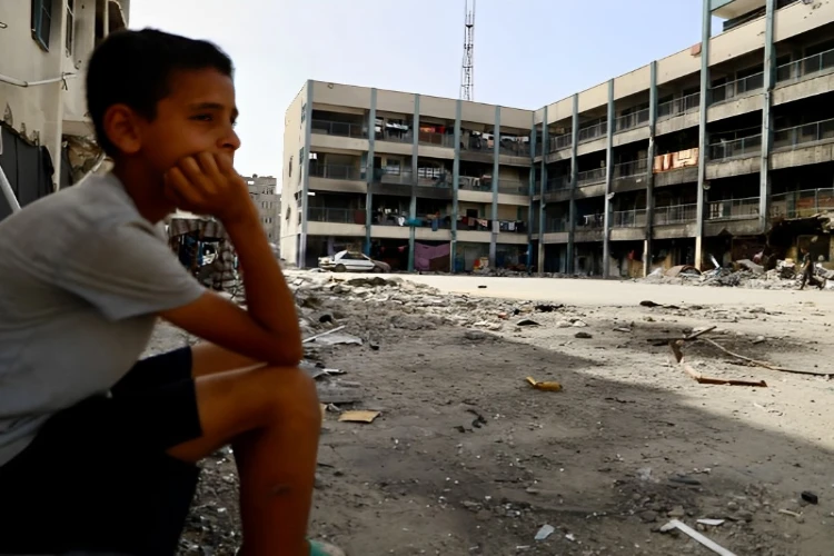 Ket. Foto: Militer Penjajah Israel Menyerbu Kota Gaza, Kamp Pengungsi Nuseirat dan Kamp Pengungsi Rafah