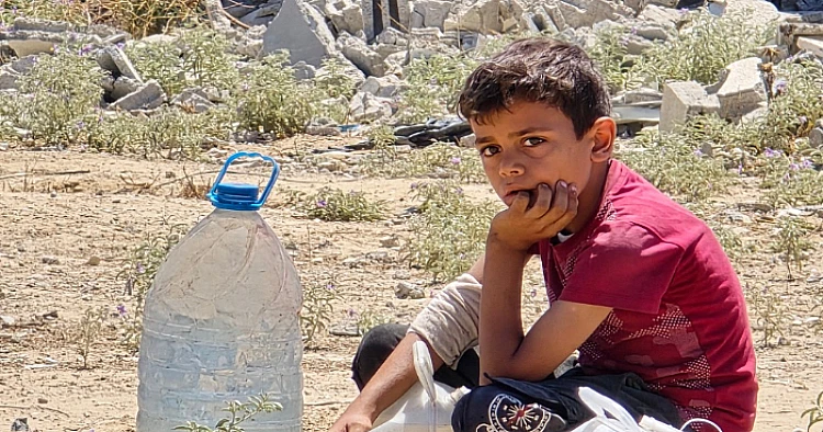 Ket. Foto: UNRWA Menyatakan Pendudukan Penjajah Israel telah Membunuh Anak-Anak yang Jumlahnya Setara dengan Satu Kelas Penuh Setiap Harinya
