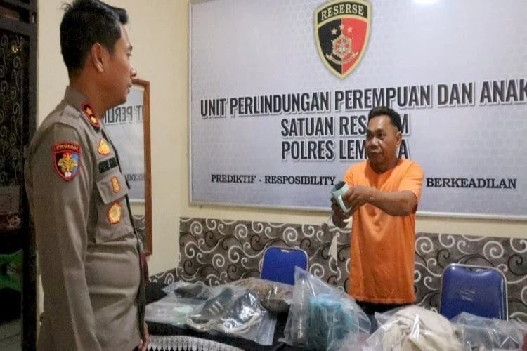 Siswi SMP di Lembata disiram air keras. Pelaku mengaku sakit hati karena cintanya ditolak korban.