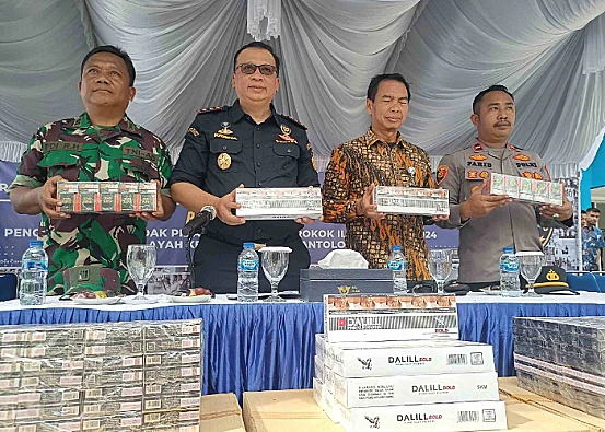 Ket. Foto: KPPBC Menyampaikan Wilayah Pedesaan di Provinsi Sulteng Sering Menjadi Sasaran Pasar Peredaran Rokok Ilegal yang Tidak Dilekati oleh Pita Cukai