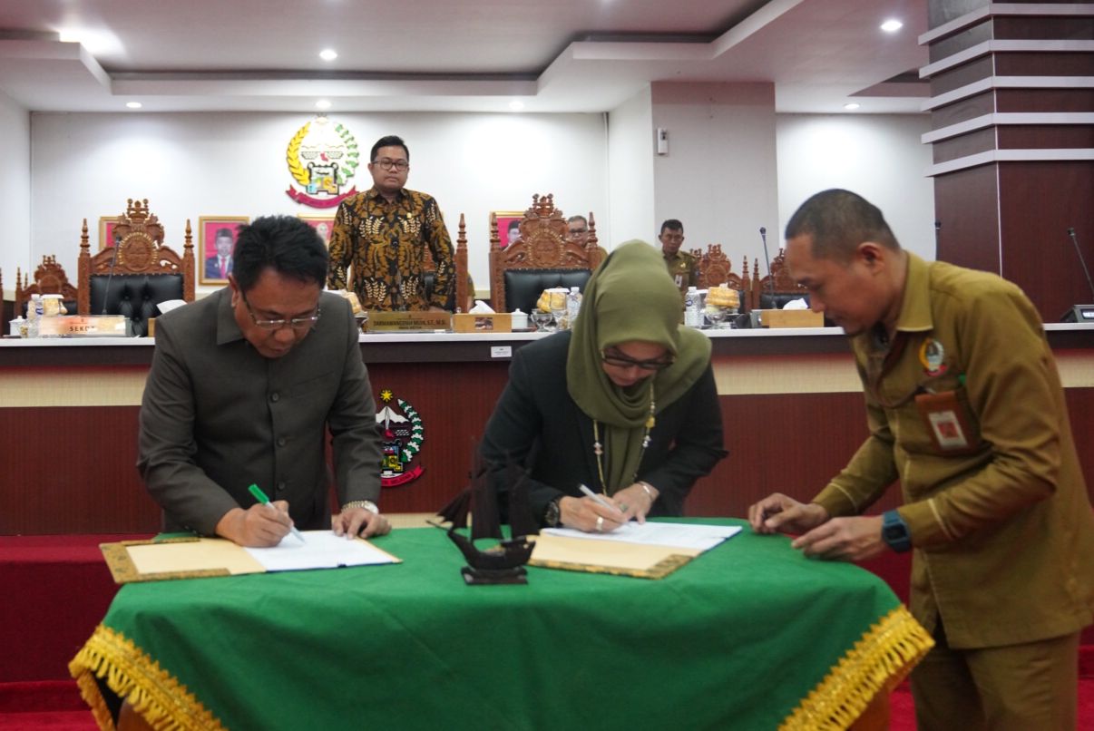 <p>Ket. DPRD bersama Pemprov menyetujui Perda baru (Foto/Pemprov Sulsel) </p>
