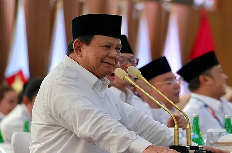 Potret Presiden Indonesia, Prabowo Subianto yang sedang berada di Kongres Luar Biasa Partai Gerindra