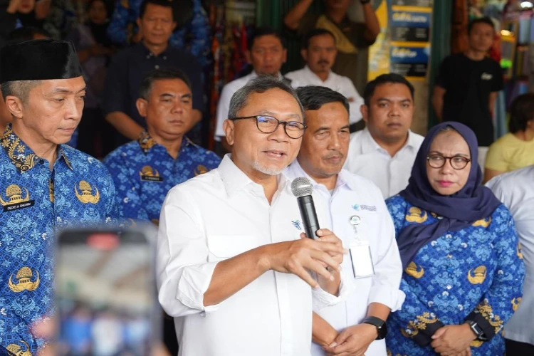 Ket. Foto: Menteri Perdagangan Meminta Bea Cukai untuk Segera Melepas Barang Kiriman Pekerja Migran yang Tertahan Selama Nilainya 1500 USD