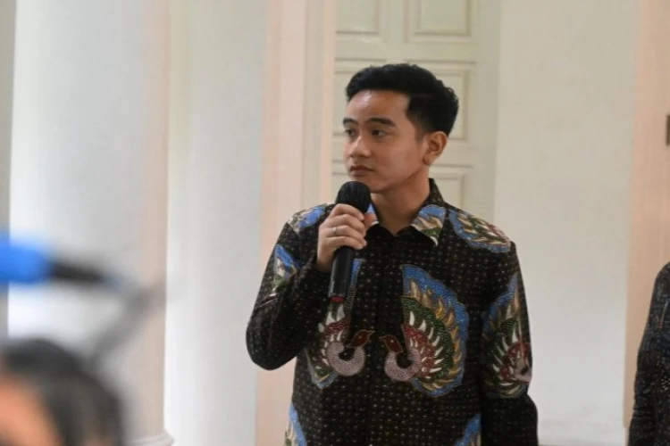 Gibran Rakabuming Raka resmi mengundurkan diri dari jabatannya sebagai Wali Kota Solo lebih awal.