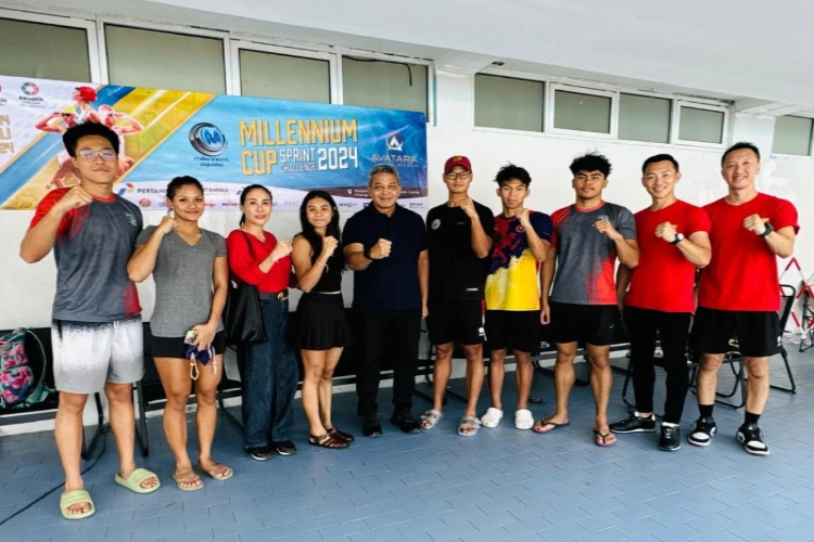 Ket. Foto: Staf Ahli Gubernur Bidang Pemerintahan dan Kesra Meninjau Pemusatan Latihan Cabor Renang Sulteng di Kebayoran Jakarta Mewakili Gubernur Sulteng
