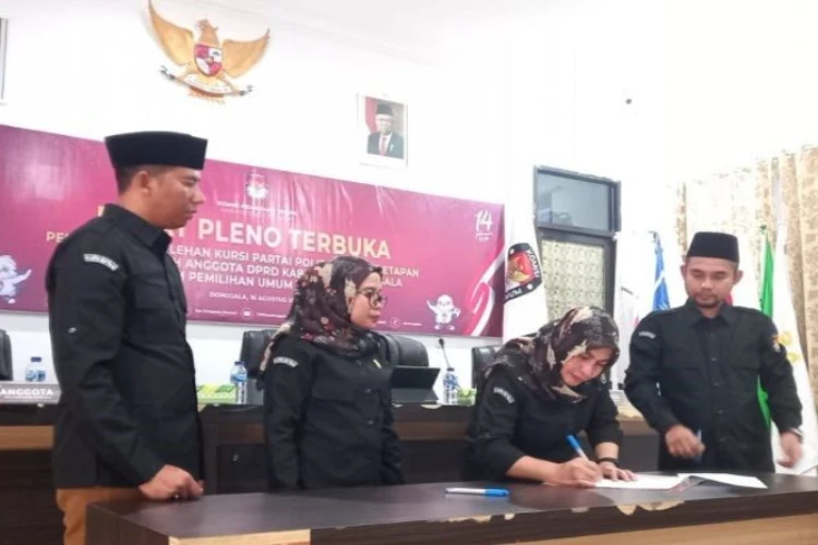 Ket. Foto: Perolehan Kursi Parpol dan Calon Terpilih Anggota DPRD Ditetapkan KPU Donggala