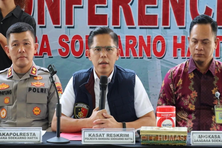 Skandal perdagangan orang terungkap: polisi bongkar modus pengiriman 14 PMI ilegal ke Kamboja. Dua tersangka ditangkap.