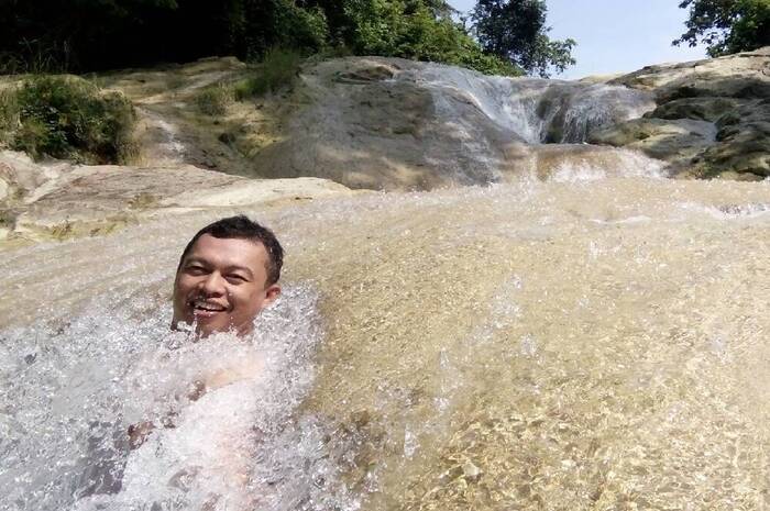 <p>Ket Foto: Pesona Grojogan Duwur Sumbermiri Nganjuk (Foto/Instagram/@trilaksonomursit)	</p>
