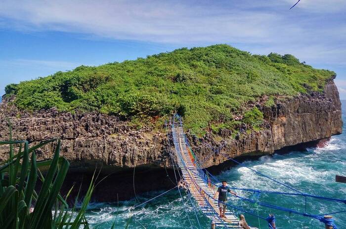 <p>Ket Foto: Foto Pantai Pulau Kalong (Foto/Instagram/@harrylaks_)</p>
